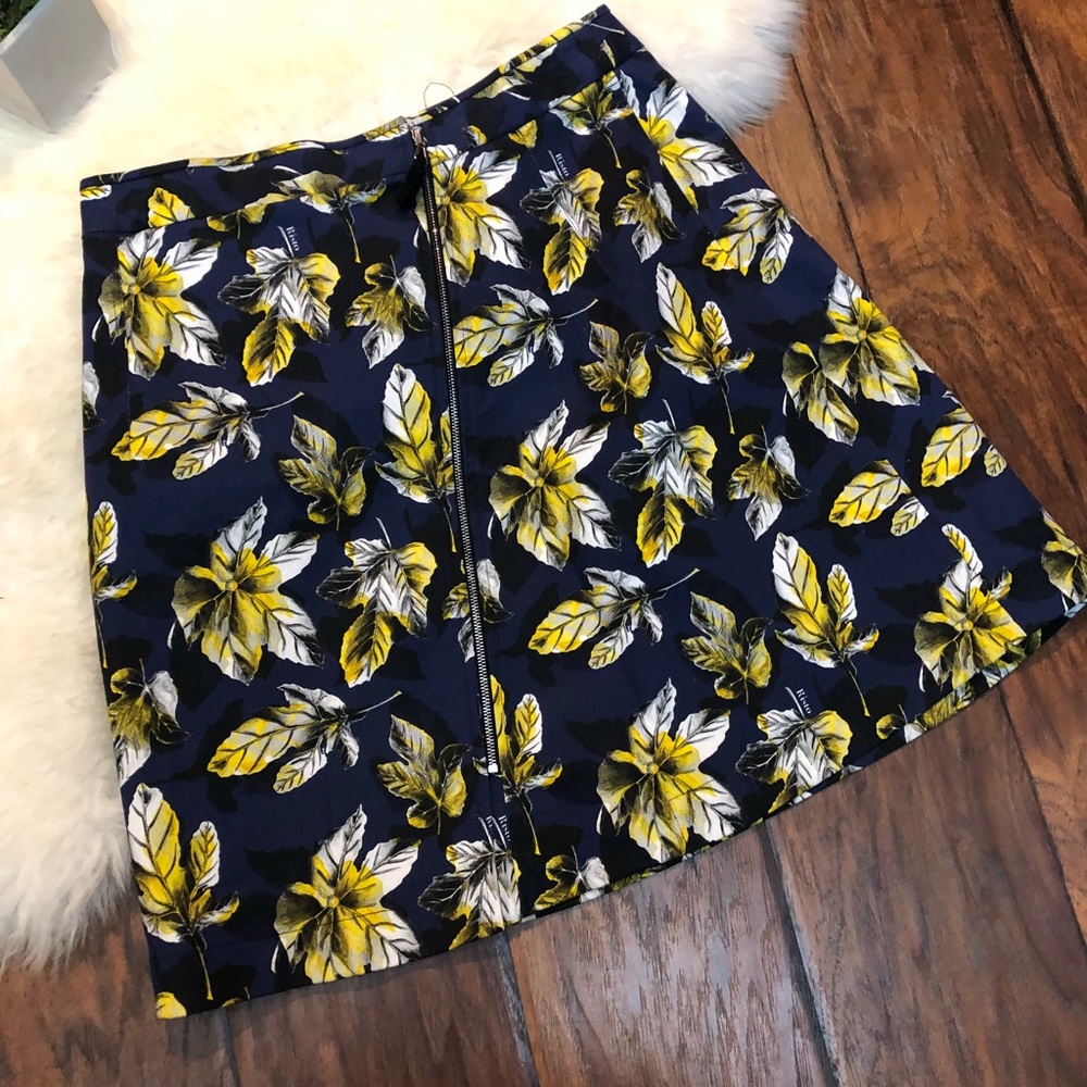 Risto leaf skirt NWT